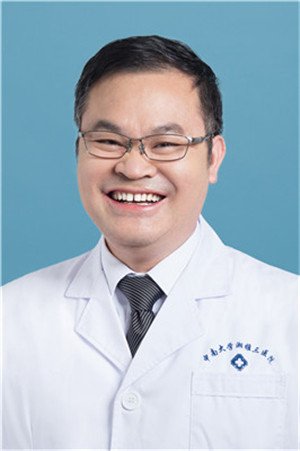 陈益伟医生