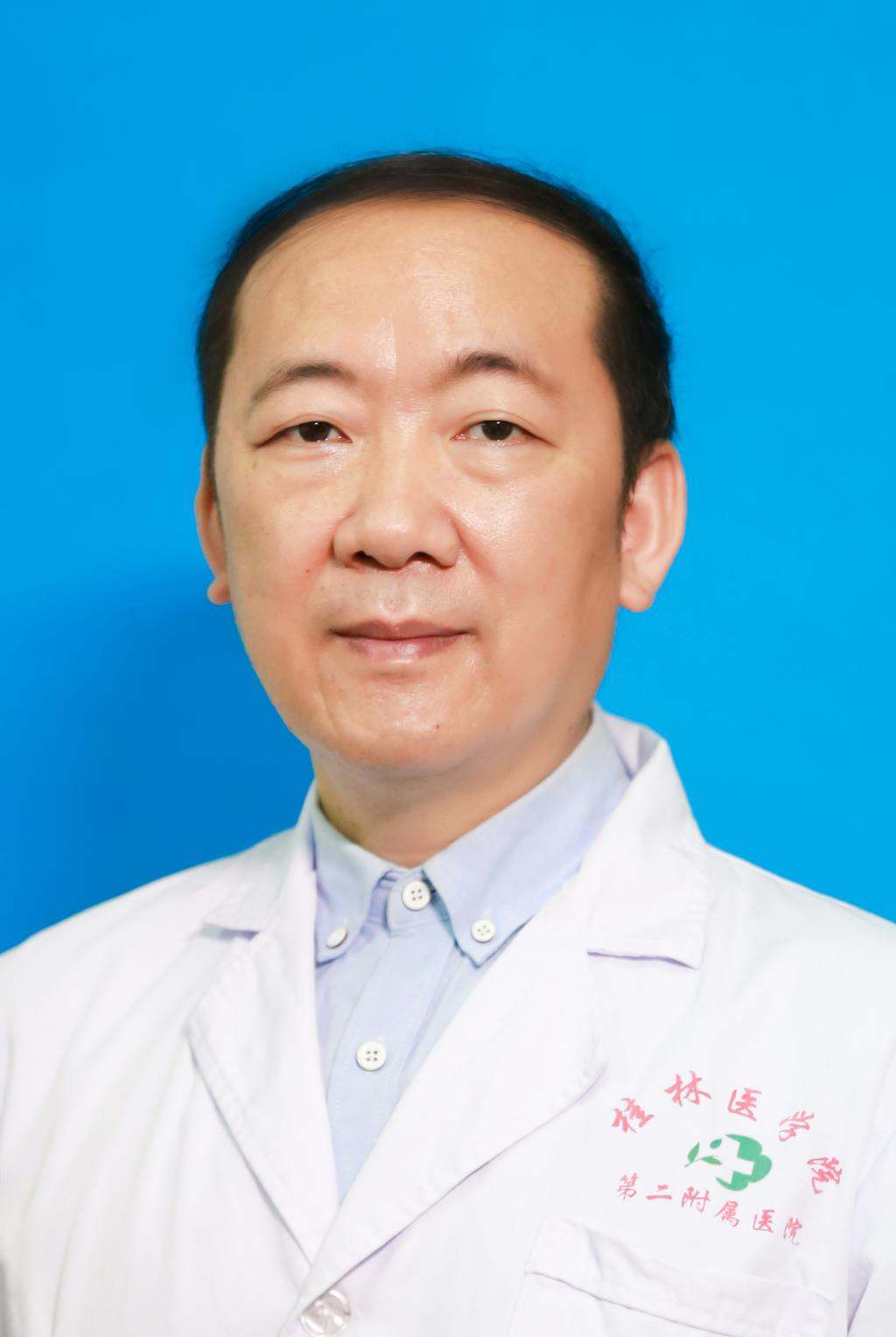 王新云