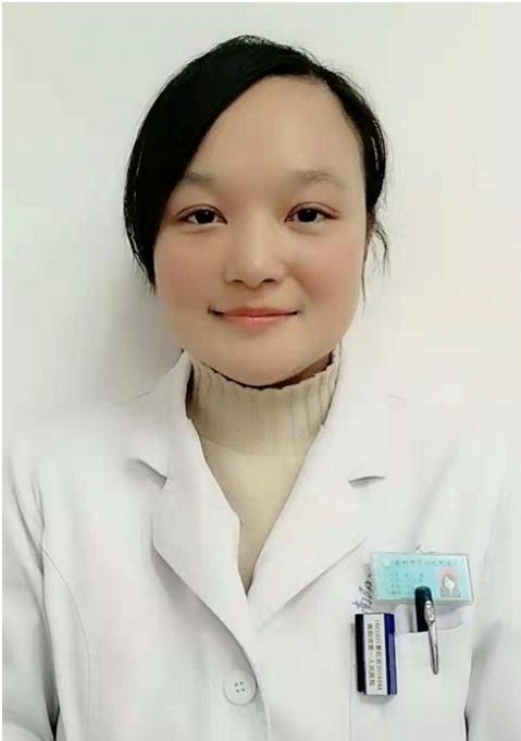 何丽