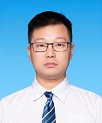 龚成