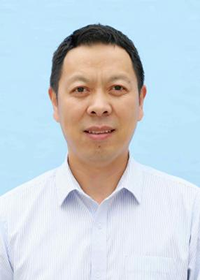 陈雷