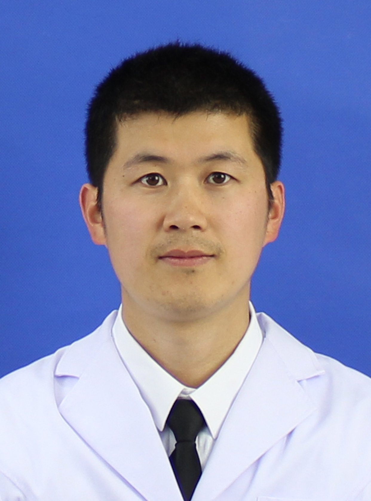 李阳