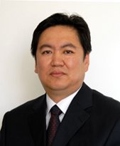 李春伟