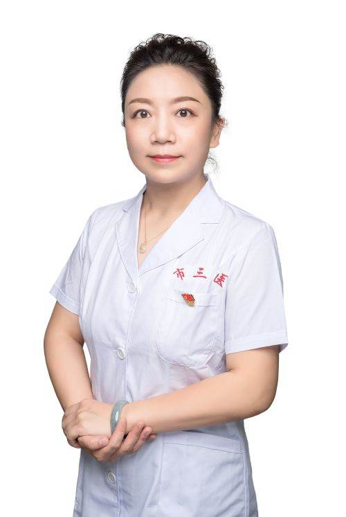 邹薇