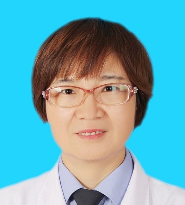 王霞