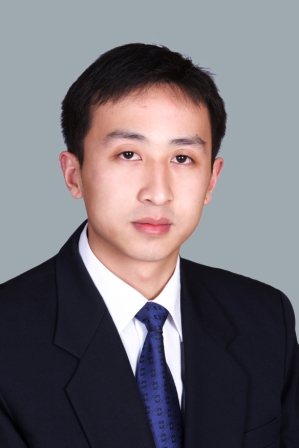 李亮
