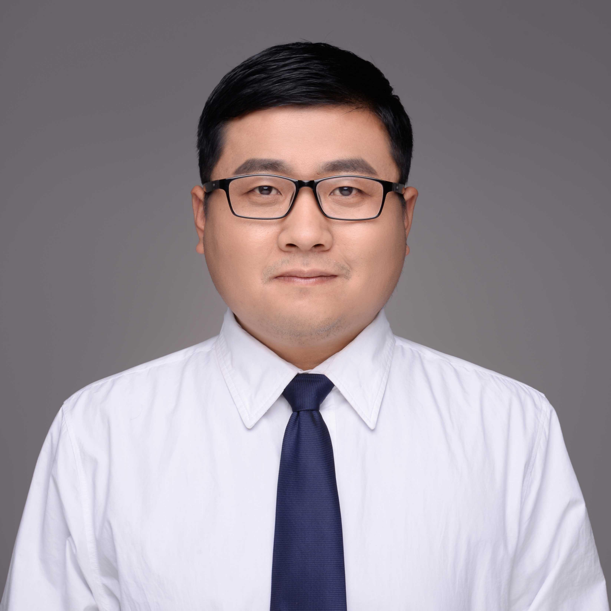 王磊