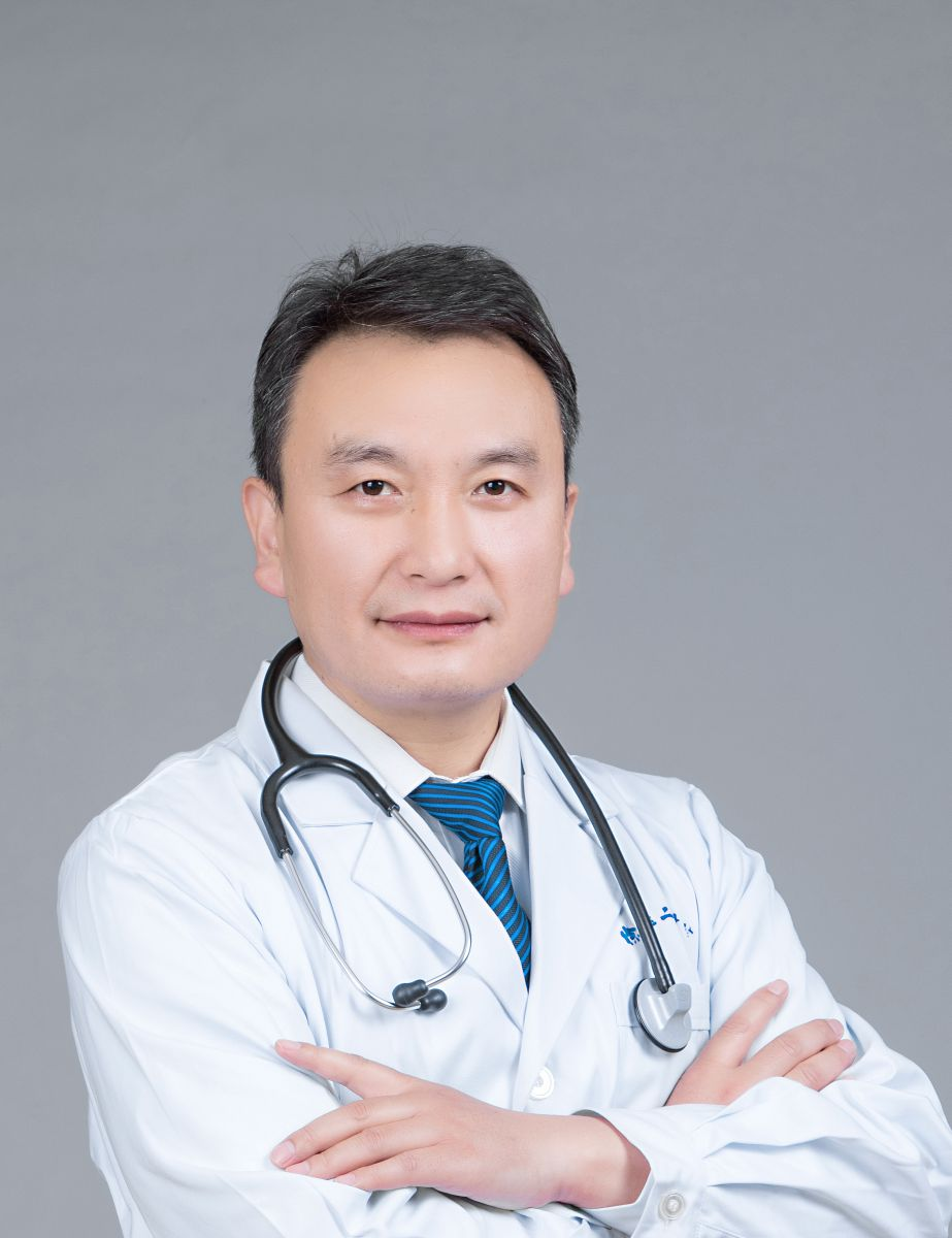 闫超