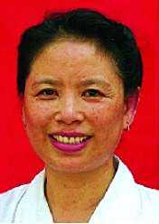 何小英