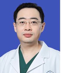 李亮