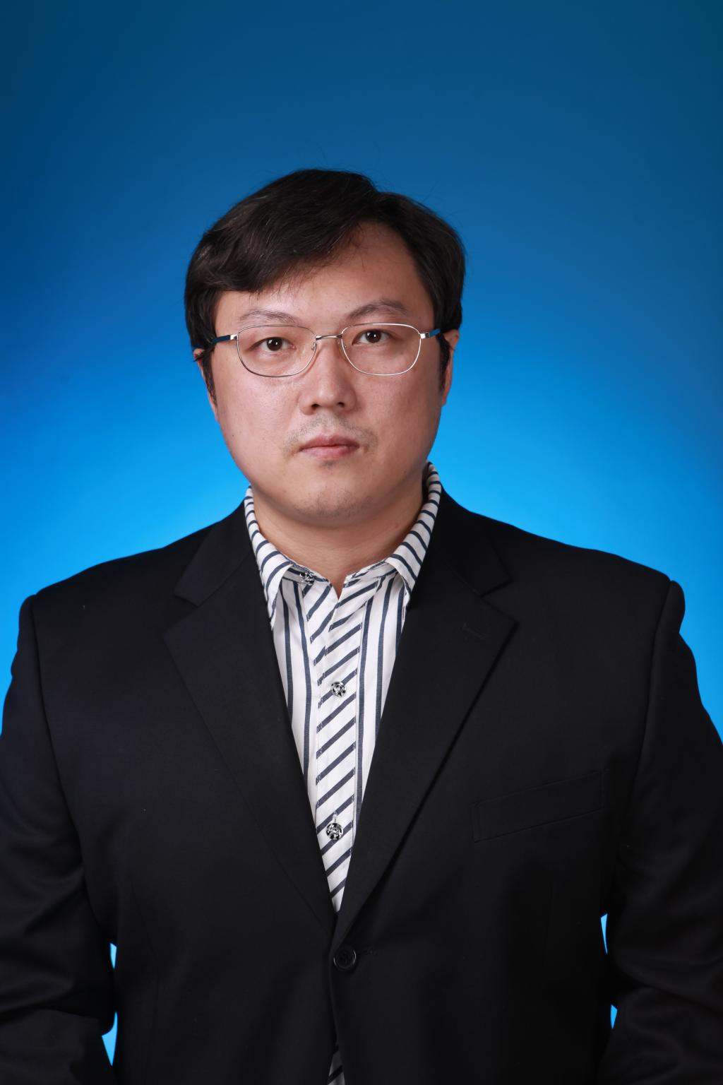 赵柏