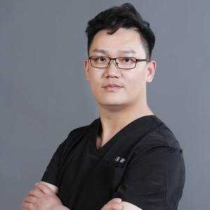 王君