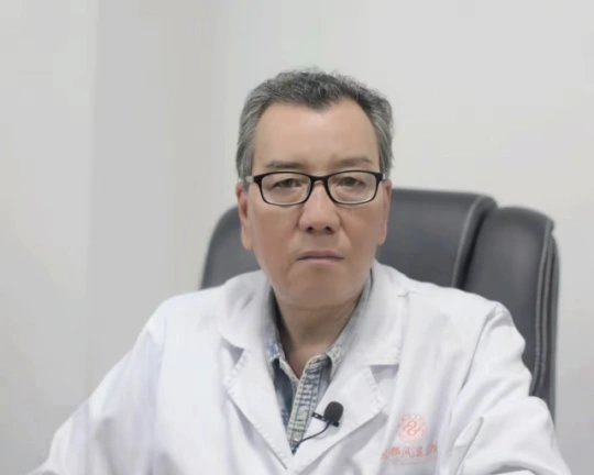 谭巍