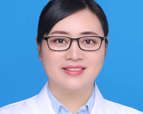 李桃英