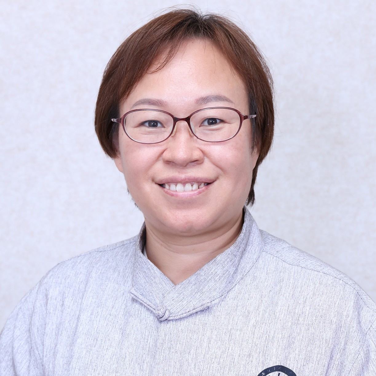 艾诗奇医生