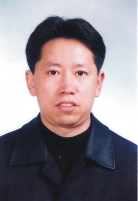谭显西