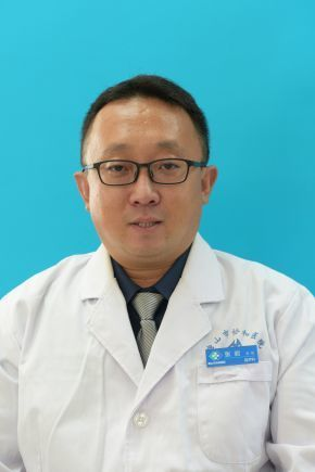 张岩