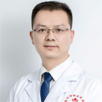 李亮