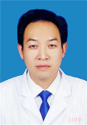 李巍