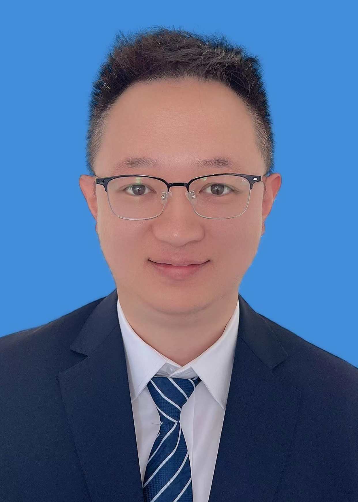 李栋