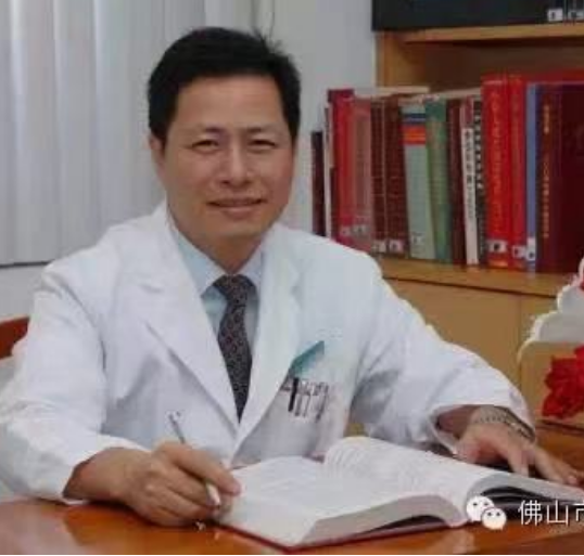 李逸群
