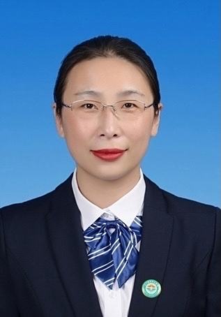 张堃