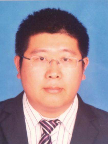 梁磊