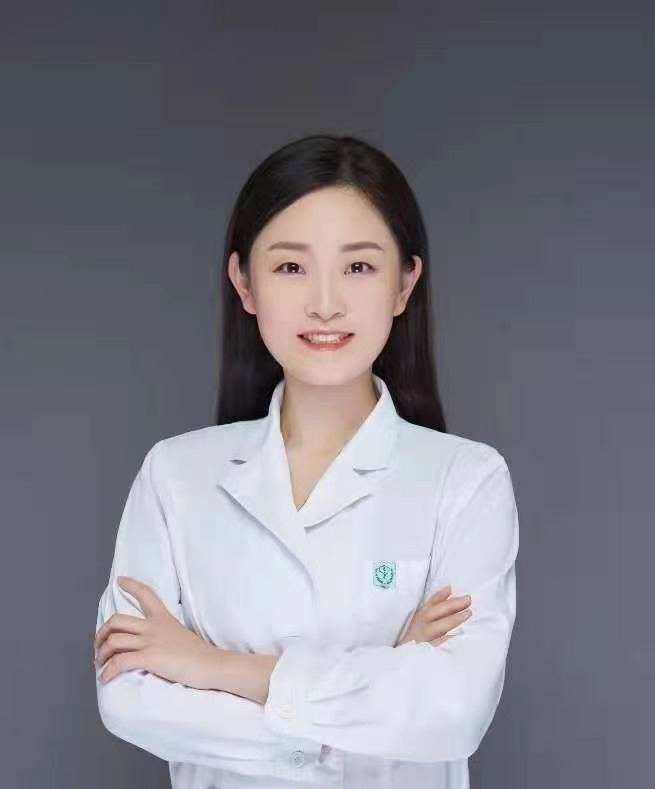 李萌