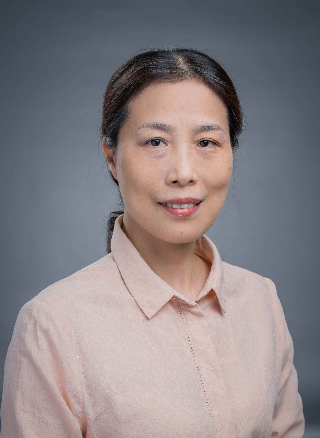 吴群英