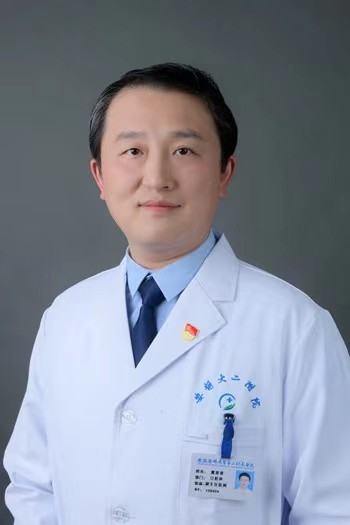 冀章章