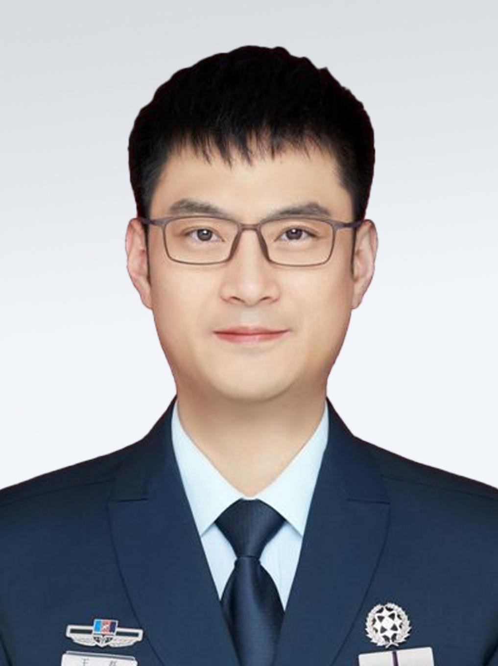 王磊