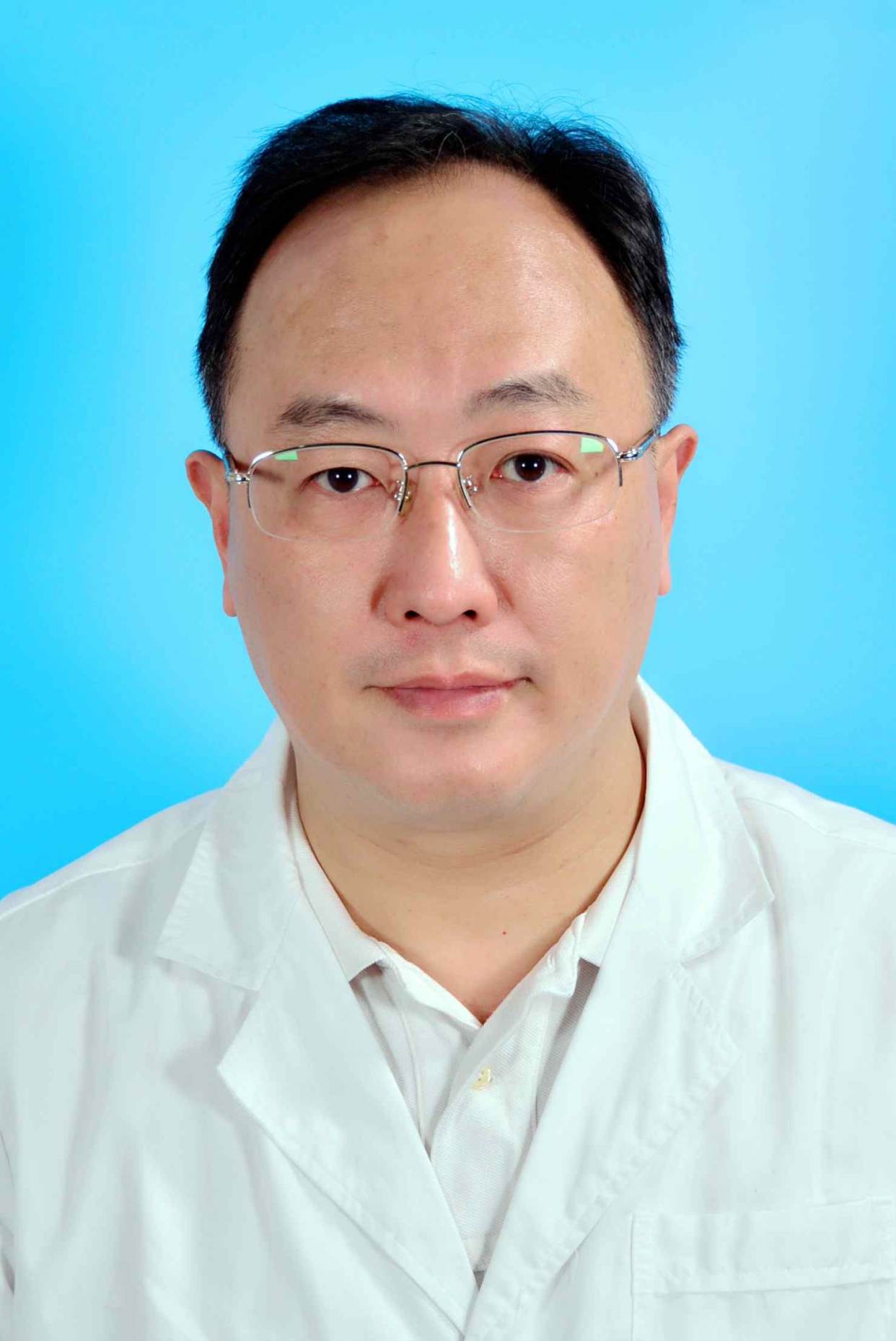 王铠
