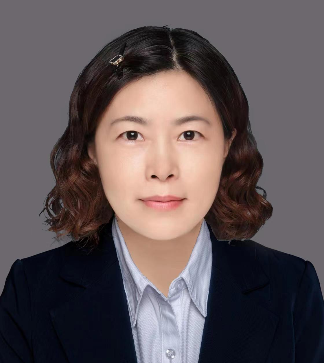 周春英