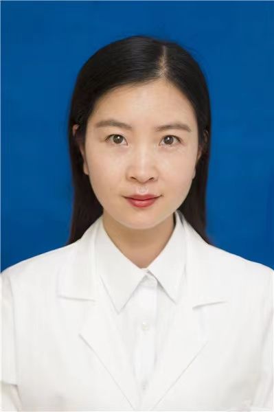 江小英