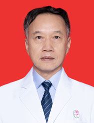 黄健初