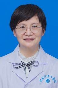 何秋英