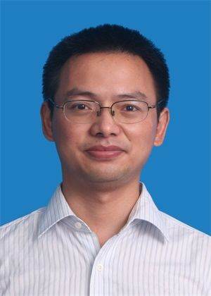何宏文